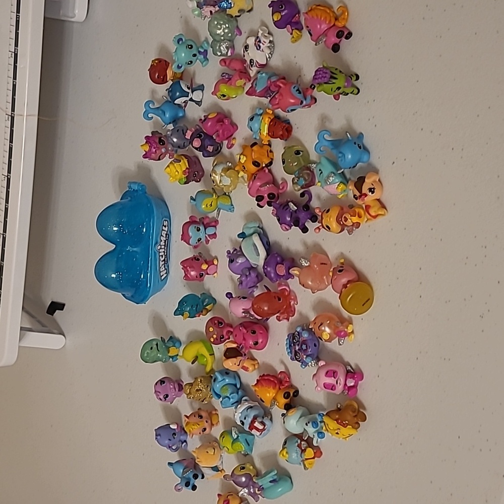 HUGE lot of Hatchimals